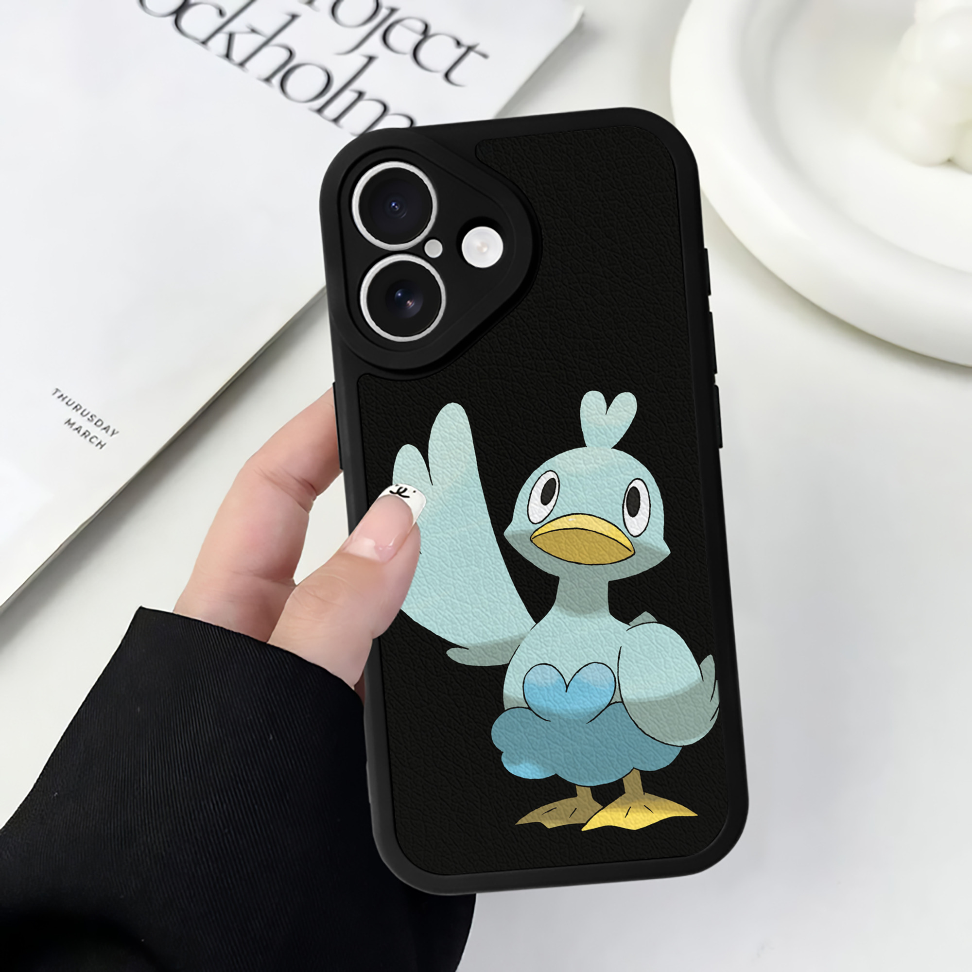 （画像用） ポケットモンスター Pokémon 【iPhone 16シリーズ対応】シリコンスマホケース（レザー調） 材質：シリコン